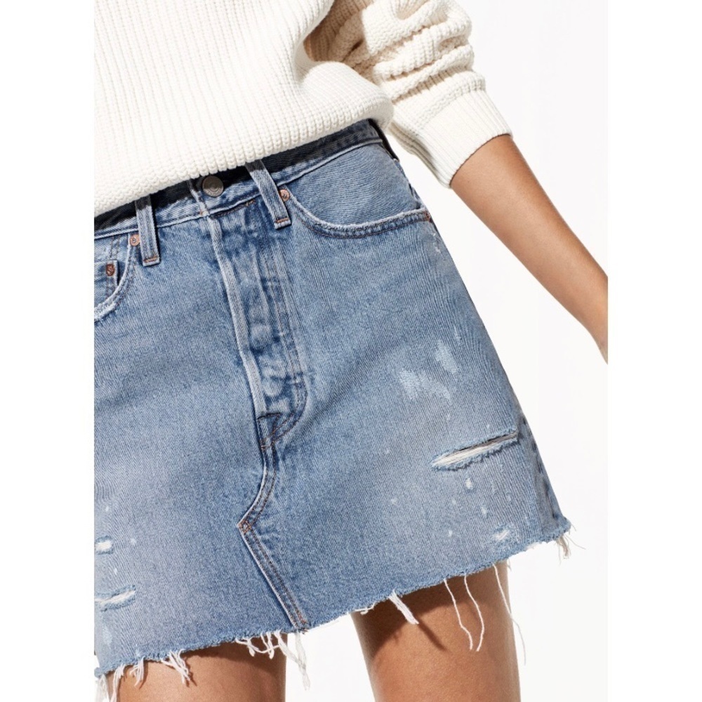 LEVI’S | Deconstructed Denim Mini Skirt Aritzia 30